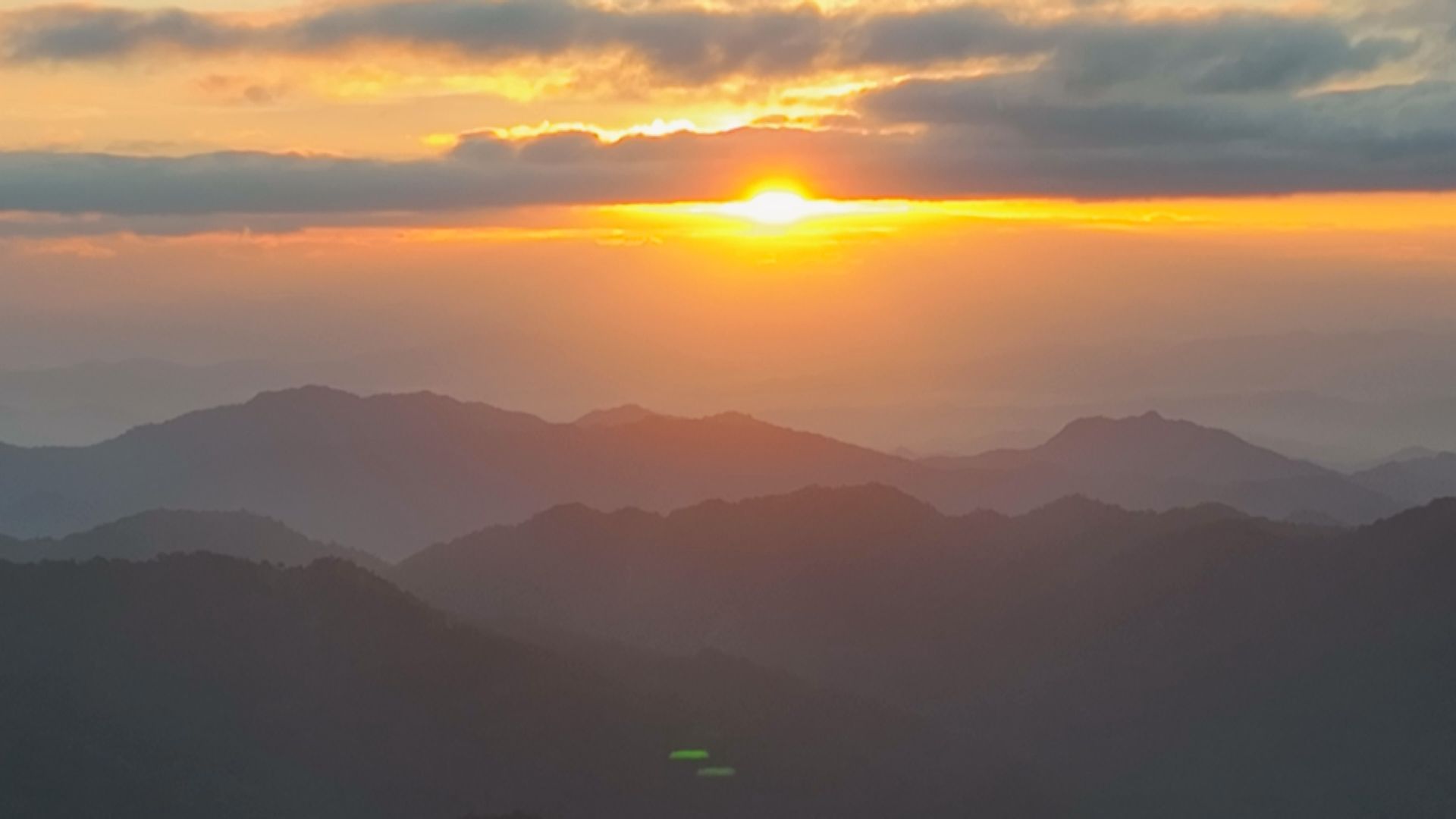 尖峰岭日出图片